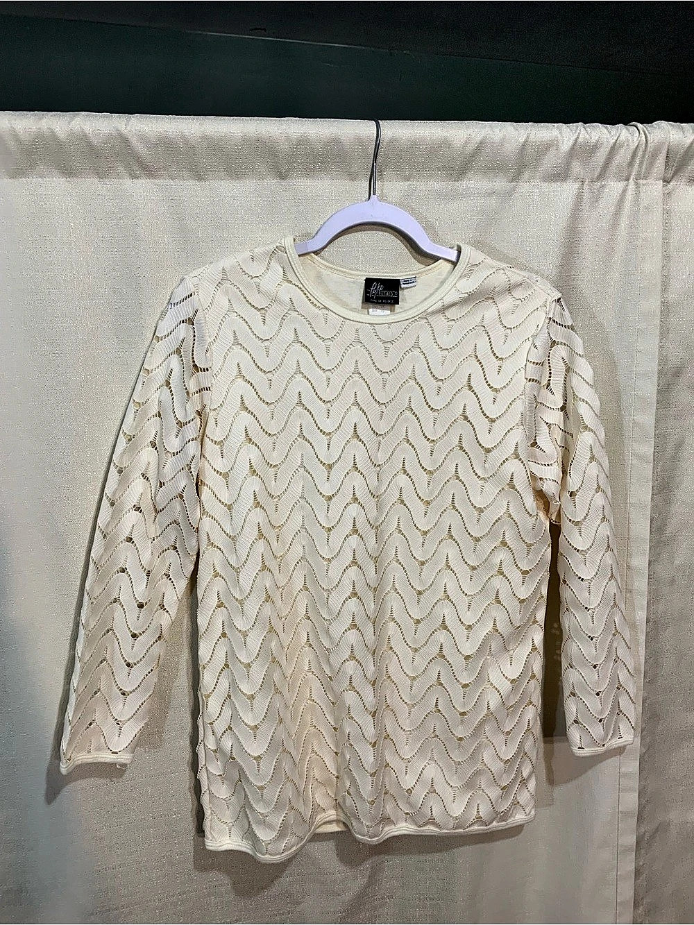 LJ Pettites Long Sleeve Patterned Top in Cream Size XS a1/117